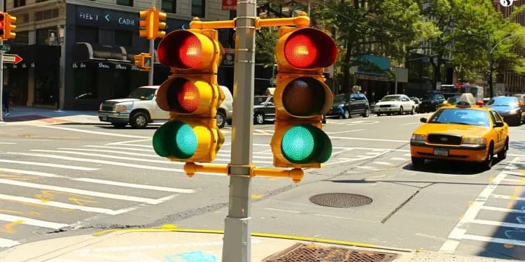Understanding Traffic Signal Rules in Indian Cities